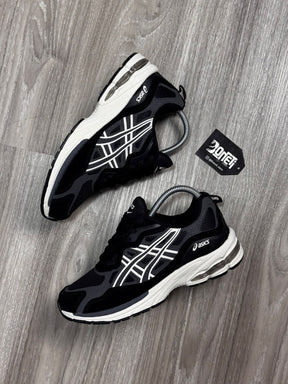 TÊNIS ASICS GEL NYC - PRETO E BRANCO