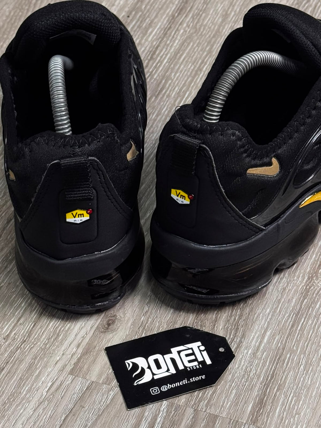 TÊNIS NK VAPORMAX PLUS - PRETO