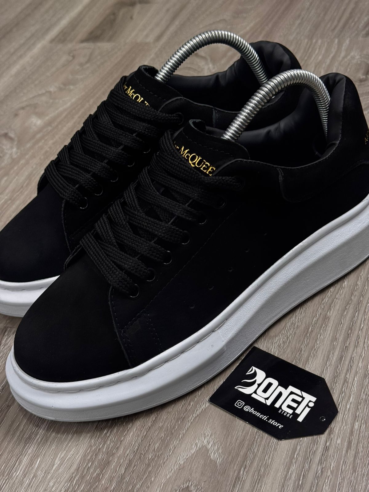 TÊNIS MCQUEEN CAMURÇA - PRETO