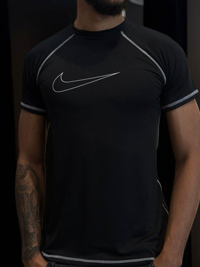 CAMISETA NK DRI-FIT SWOOSH VAZADO - PRETO