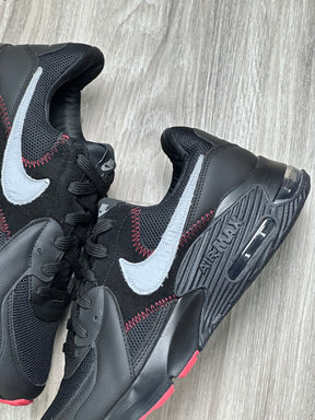 TÊNIS NIKE AIR MAX EXCEE - PRETO/VERMELHO