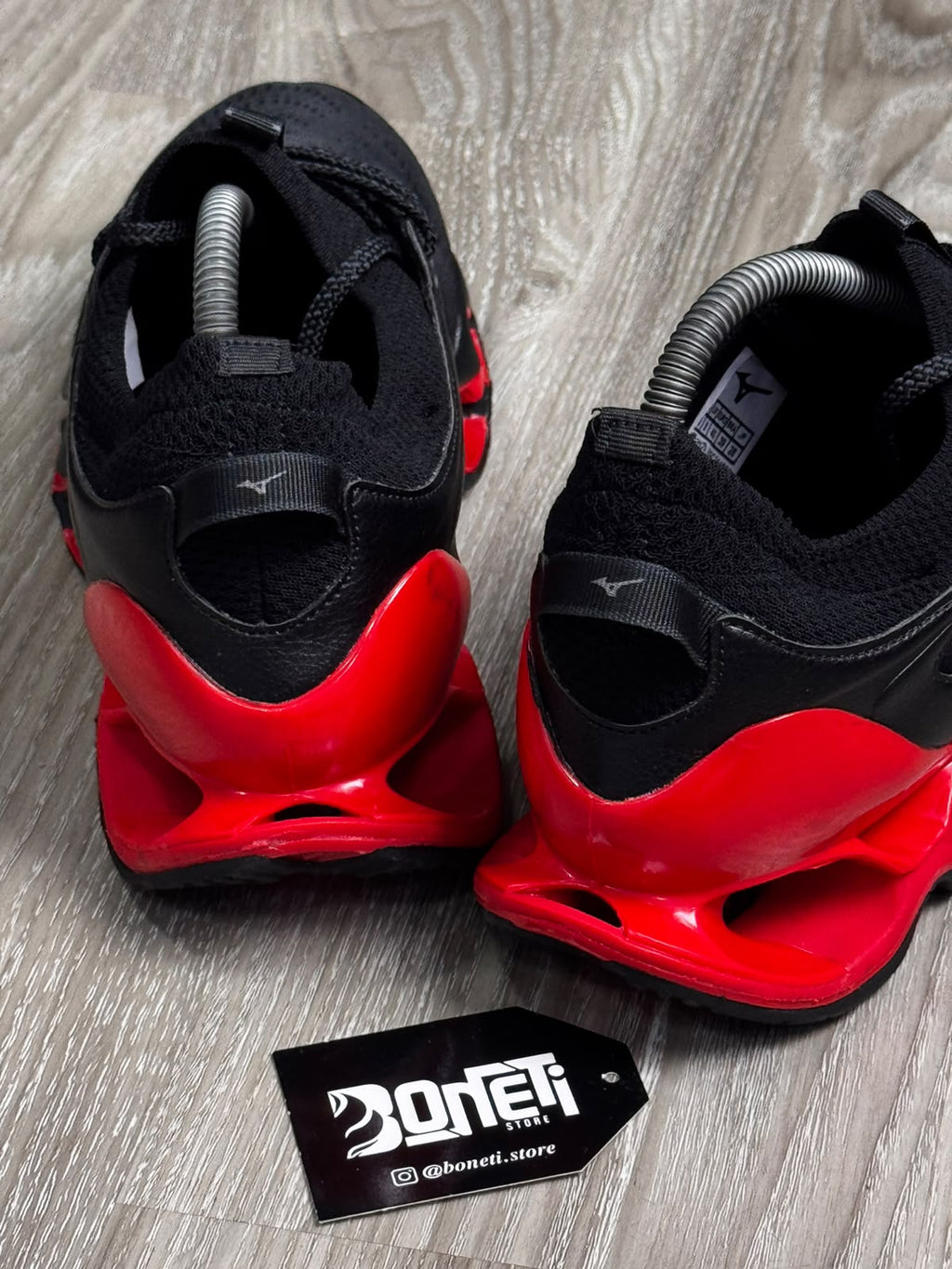 TÊNIS MZN WAVE PROPHECY 14 - PRETO E VERMELHO