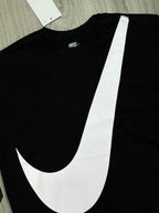 CAMISETA NK BIG LOGO - PRETA