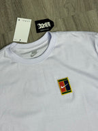 CAMISETA NK COURT HERITAGE - BRANCA