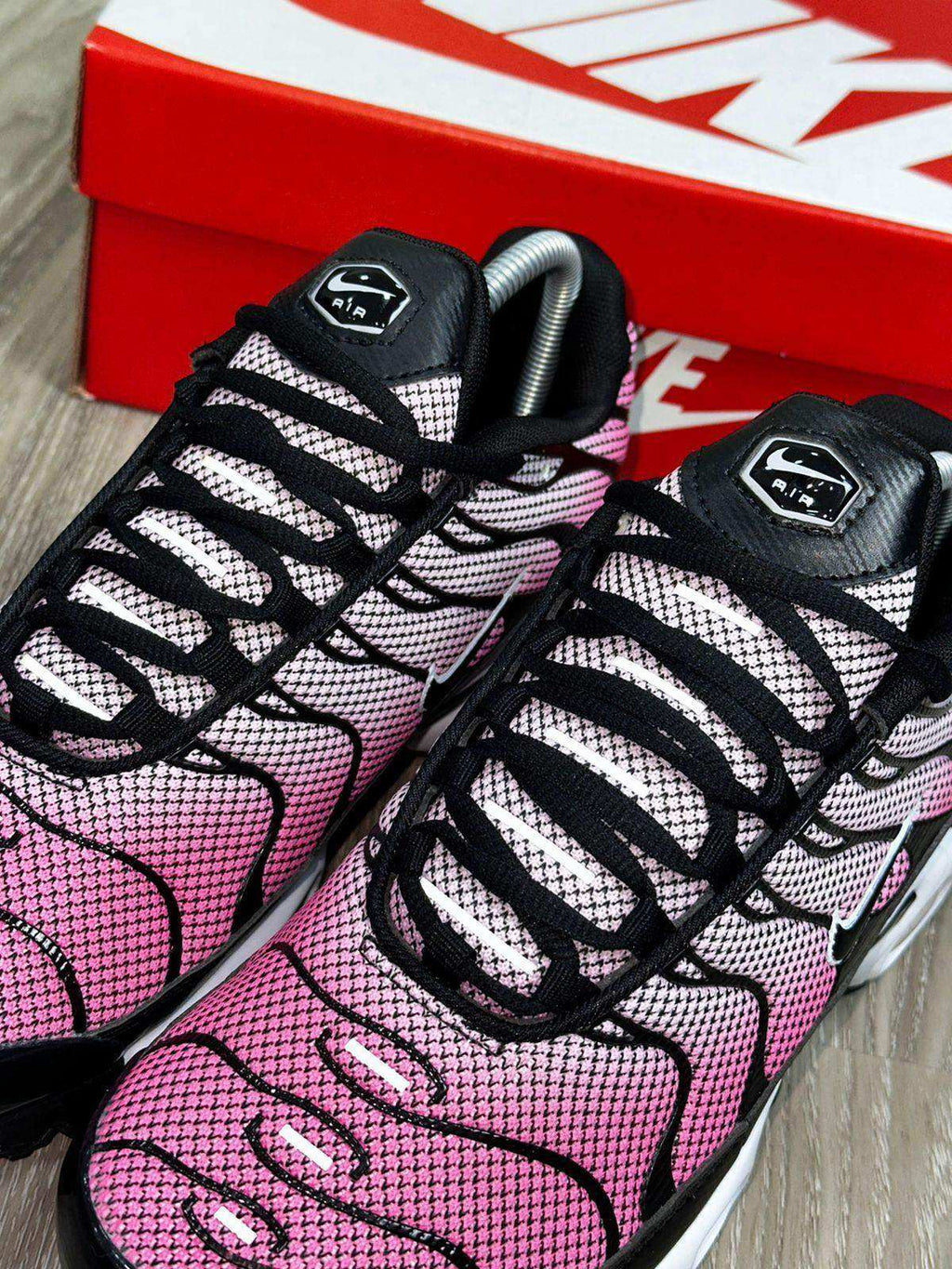 TÊNIS NK AIR MAX PLUS TN SUNSET PULSE