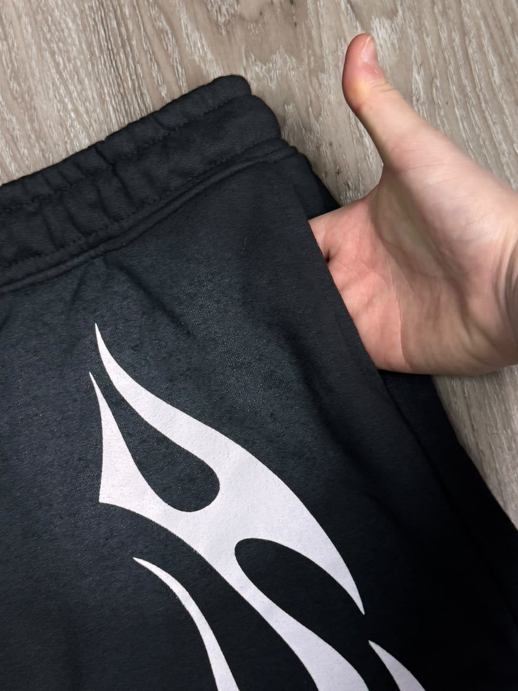 SHORTS MOLETOM HELLSTAR - PRETO