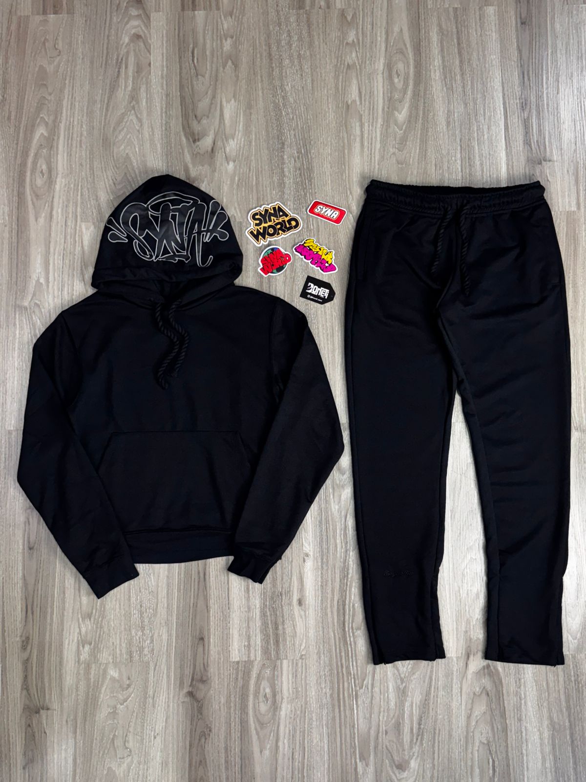 CONJUNTO SYNA WORLD WINTER MOLETOM - BLACK GREY – Boneti Store