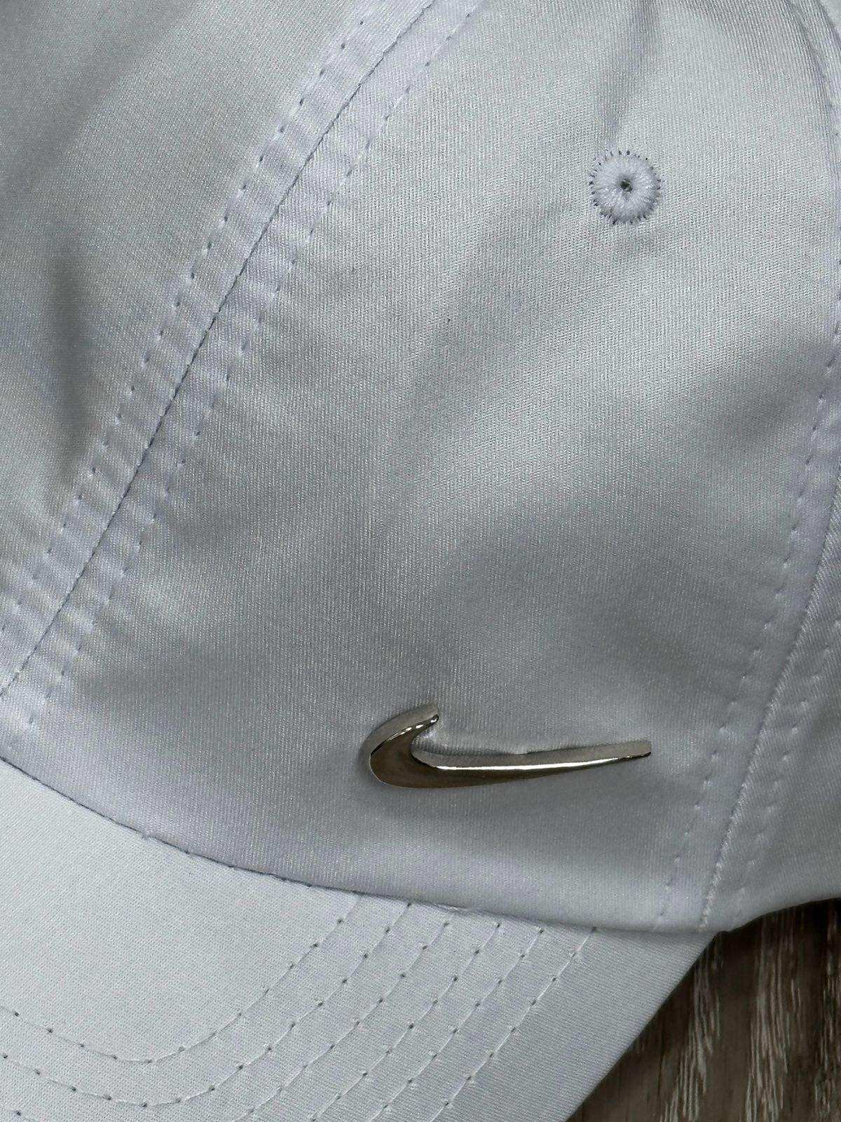 BONÉ NK SWOOSH METAL - BRANCO