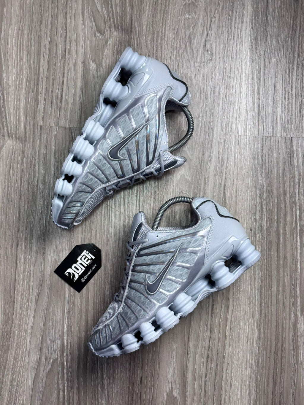 TÊNIS NK SHOX TL 12 MOLAS - PLATINUM