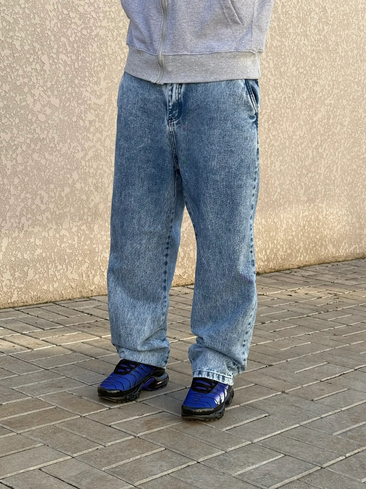 CALÇA JEANS CLARA CORTE RETO LISA