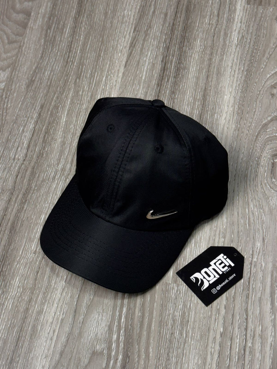 BONÉ NK SWOOSH METAL - PRETO