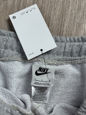 SHORTS MOLETOM NK BIG SWOOSH - CINZA