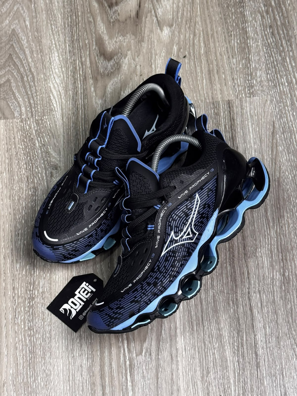 TÊNIS MZN WAVE PROPHECY 13 - PRETO E AZUL