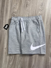 SHORTS MOLETOM NK BIG SWOOSH - CINZA