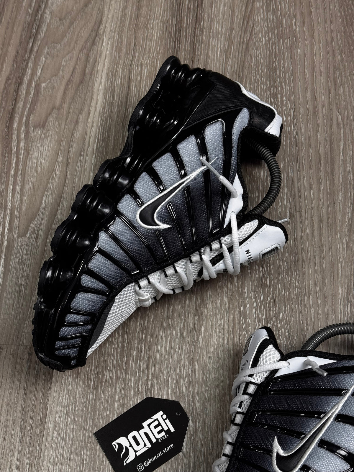 TÊNIS NK SHOX TL 12 MOLAS - BLACK PURE PLATINUM WHITE
