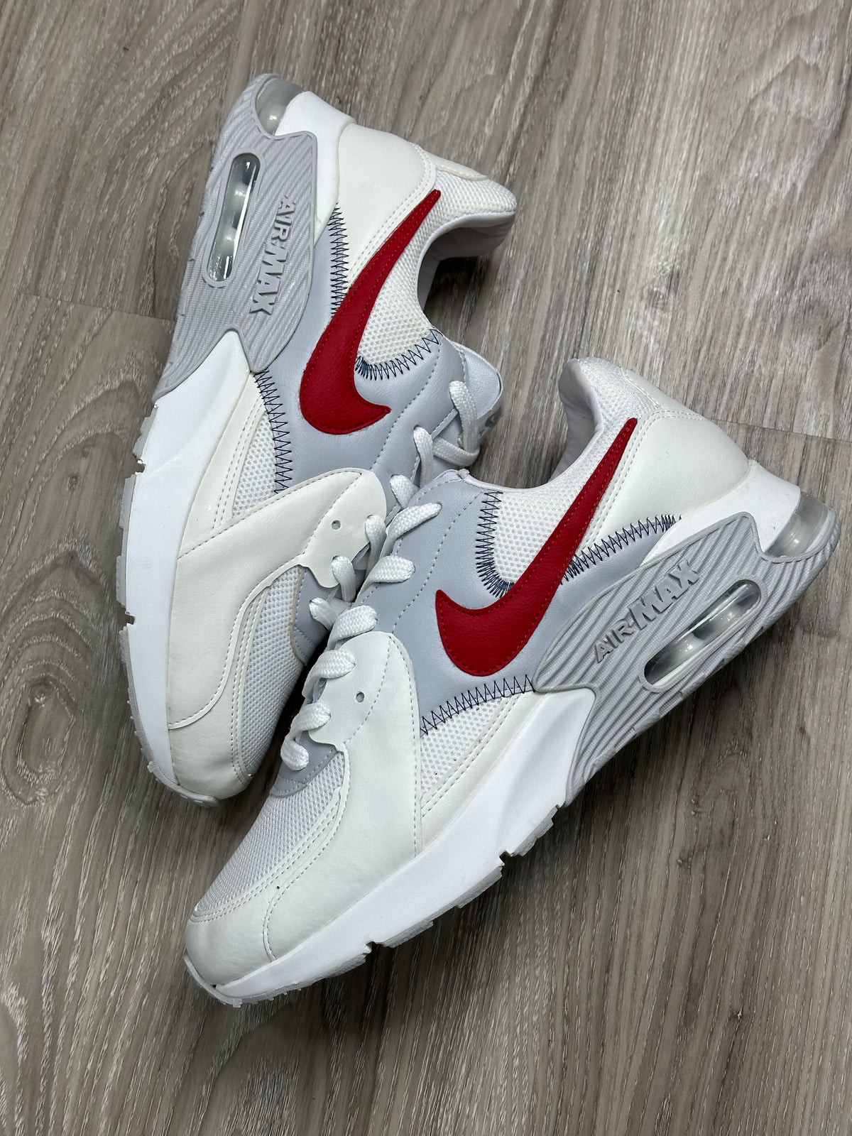 TÊNIS NIKE AIR MAX EXCEE - BRANCO/VERMELHO