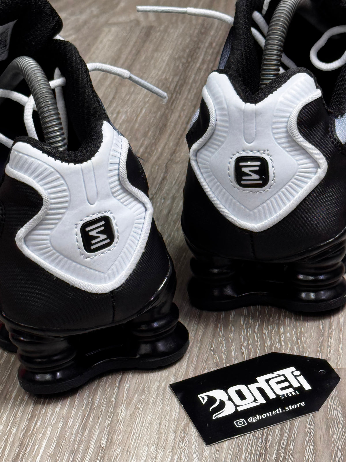 TÊNIS NK SHOX TL 12 MOLAS - BLACK PURE PLATINUM WHITE