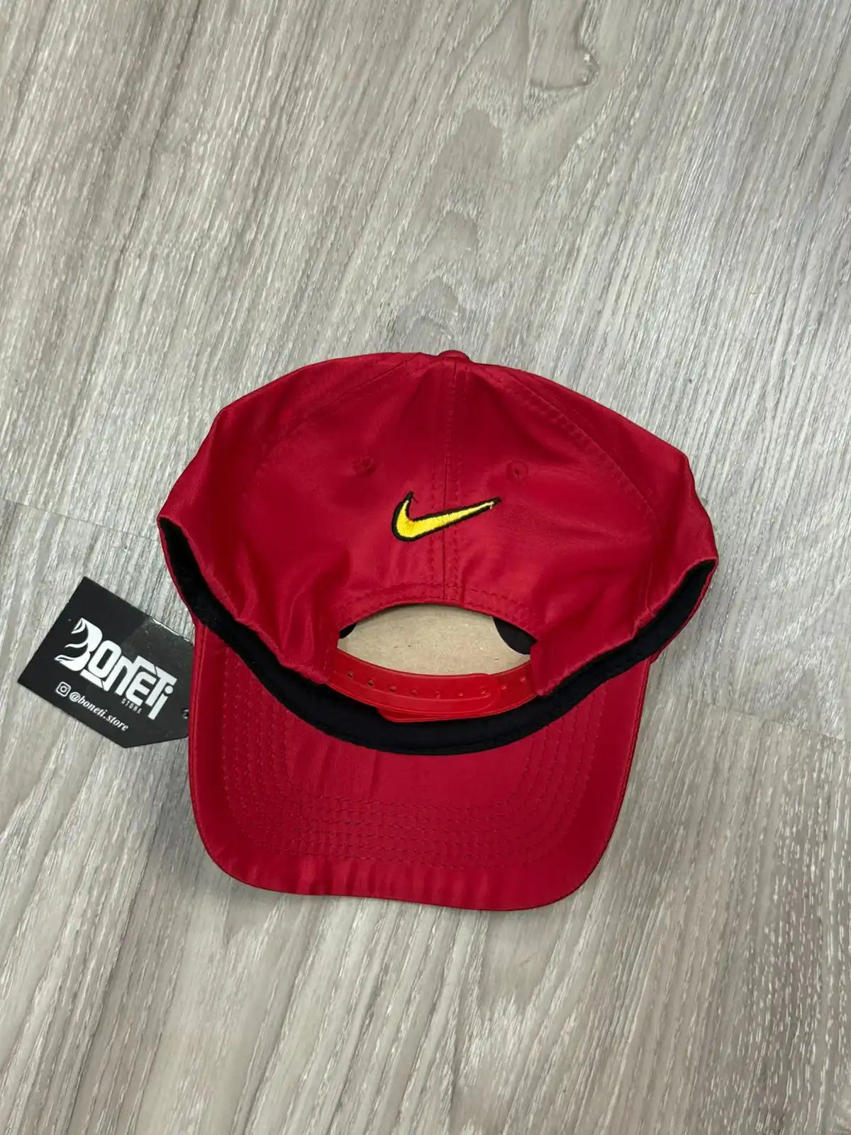 BONÉ NK TN AIR LOGO - VERMELHO