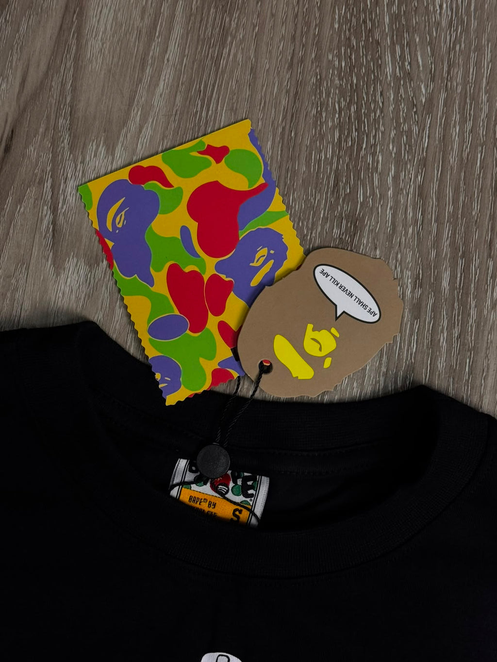 CAMISETA BAPE SHARK MULTI COLOR - PRETA