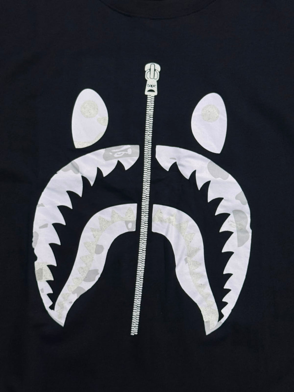 CAMISETA BAPE SHARK TEE FLUORESCENTE - PRETA