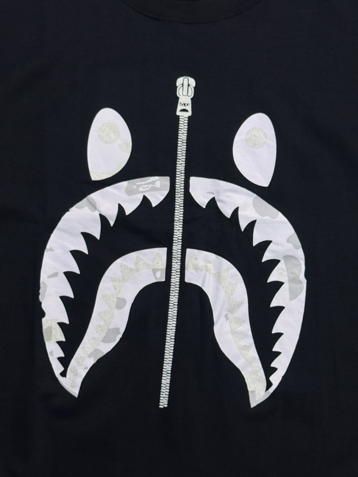 CAMISETA BAPE SHARK TEE FLUORESCENTE - PRETA