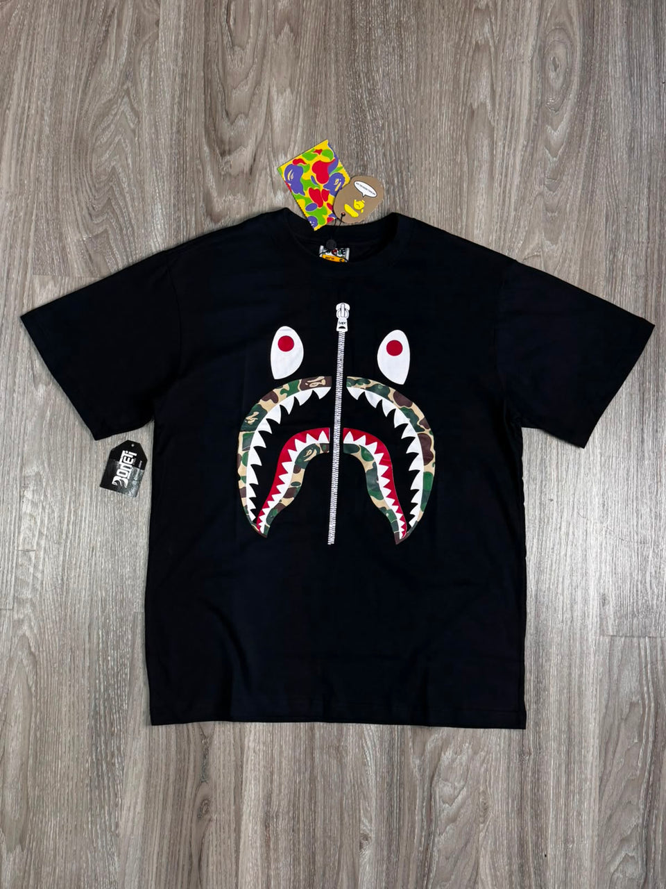 CAMISETA BAPE SHARK MULTI COLOR - PRETA