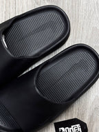 CHINELO SLIDE NK CALM - PRETO