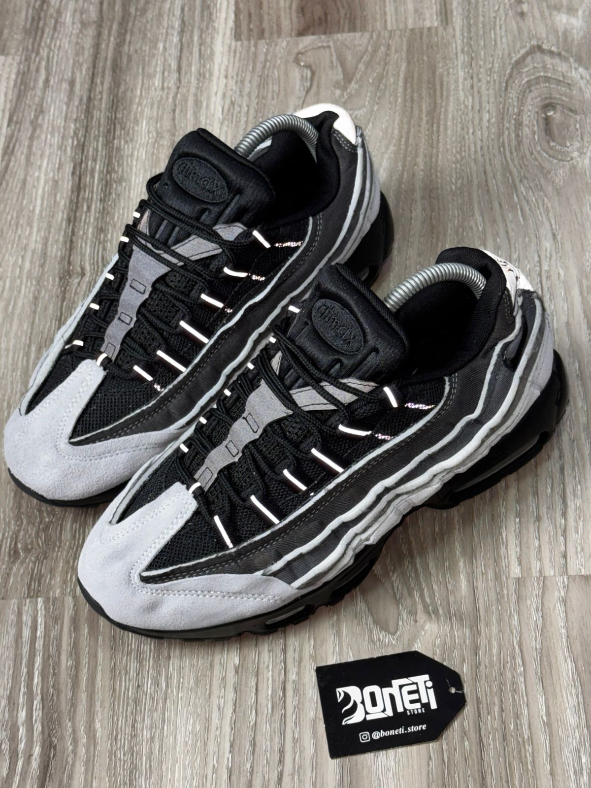 TÊNIS NK AIR MAX 95 X COMME DES GARÇONS - CINZA E PRETO