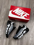 TÊNIS NK AIR MAX PLUS TN - METALLIC SILVER