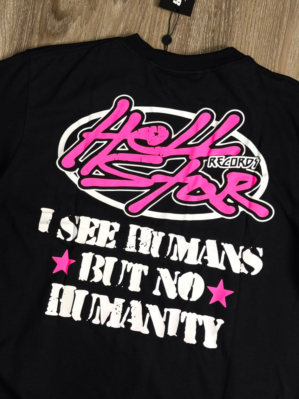 CAMISETA HELLSTAR SEE HUMANS PINK - PRETA