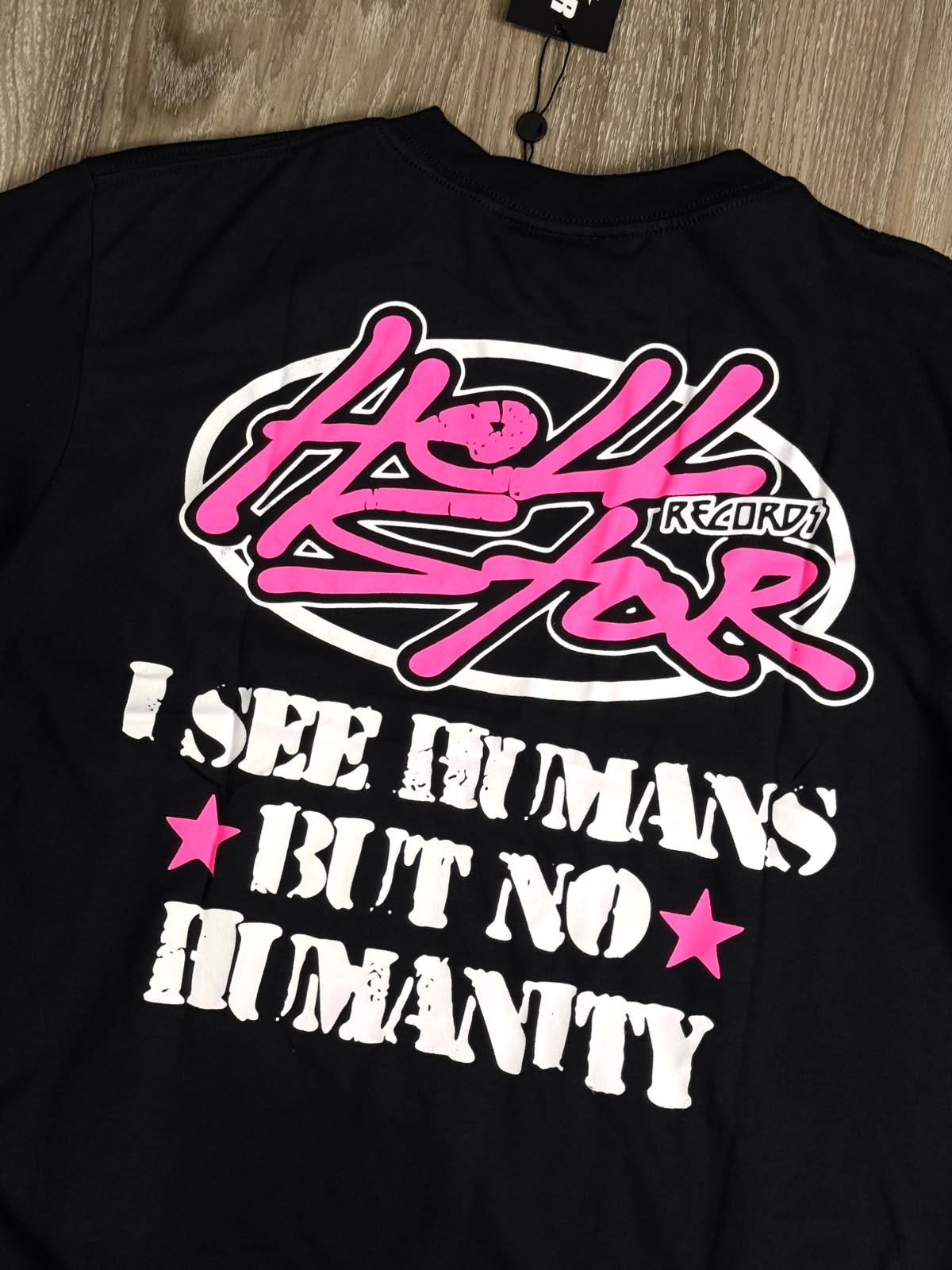 CAMISETA HELLSTAR SEE HUMANS PINK - PRETA