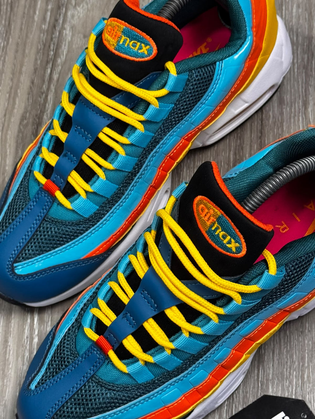 TÊNIS NK AIR MAX 95 - FLASH CRIMSON LAGOON