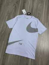 CAMISETA NK BIG SWOOSH CINZA TM - BRANCA