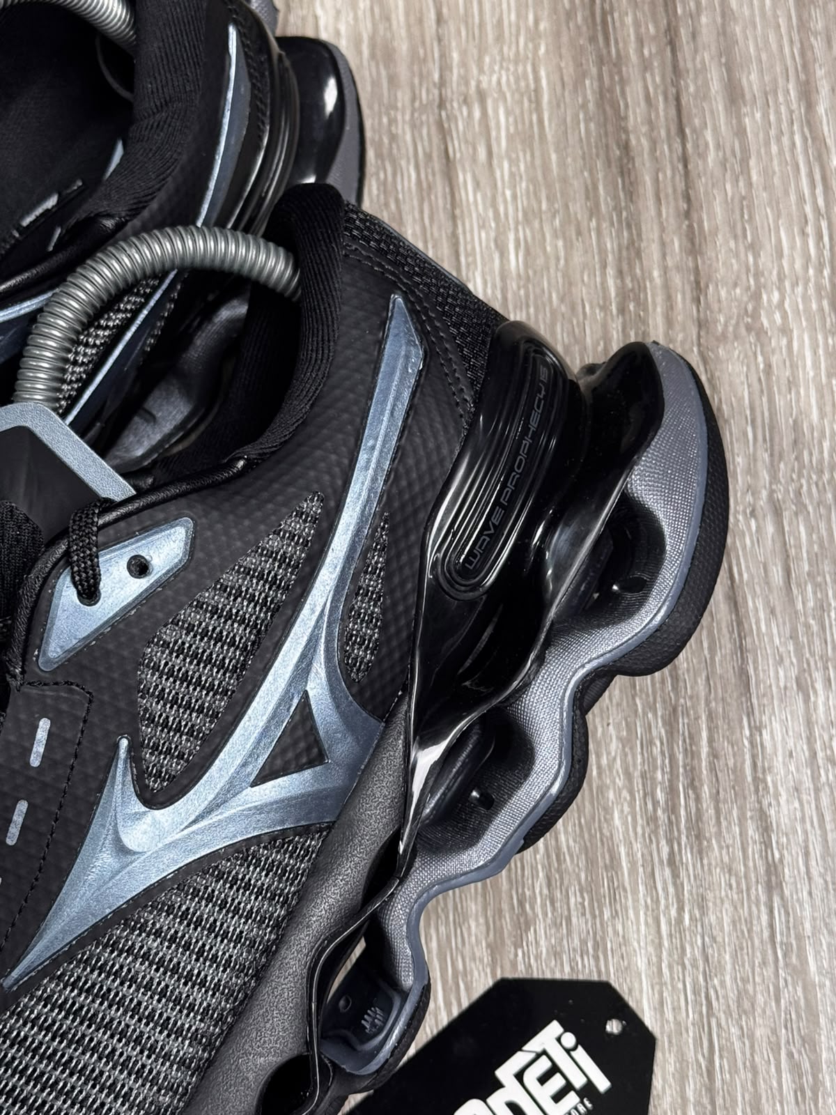 TÊNIS MZN WAVE PROPHECY 15 - PRETO E CINZA