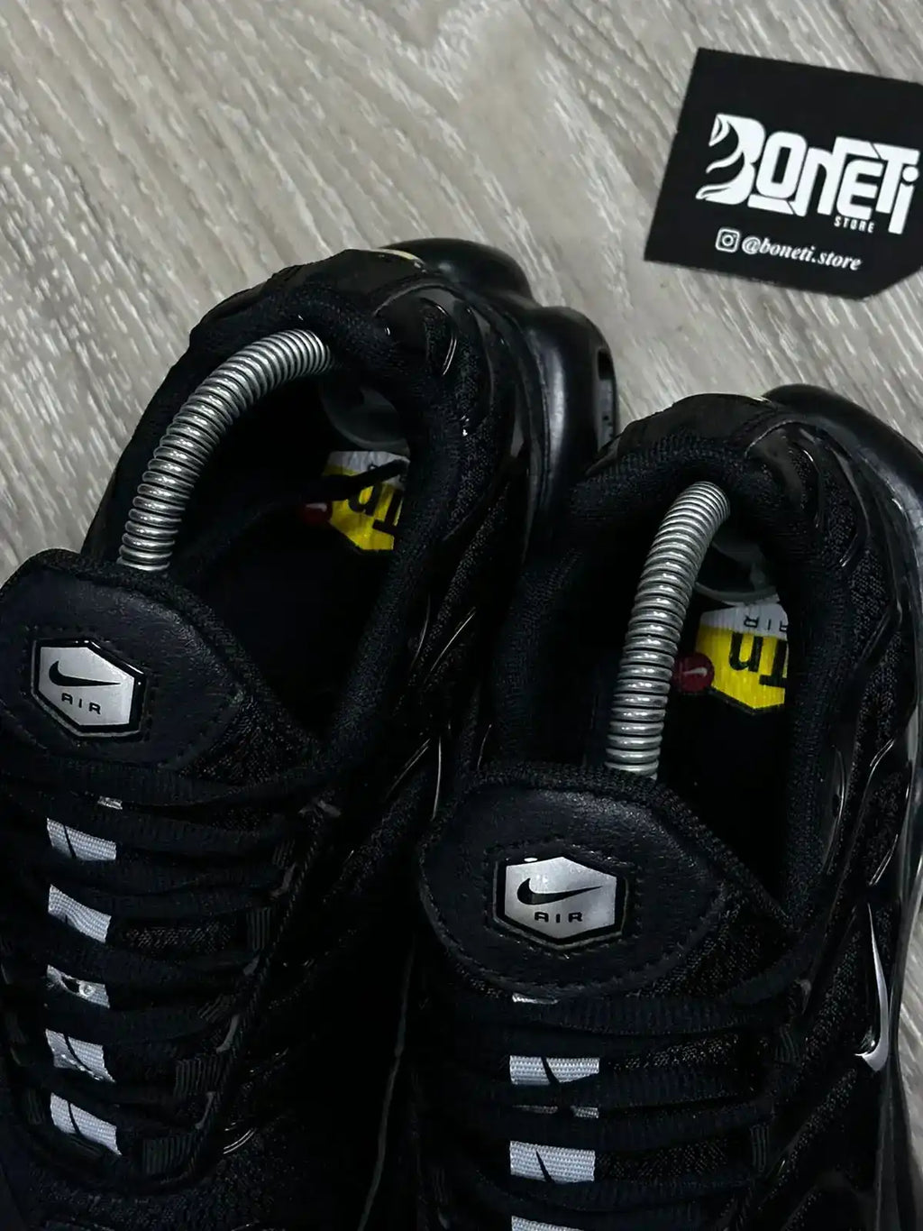 TÊNIS NK AIR MAX PLUS TN - BLACK SILVER