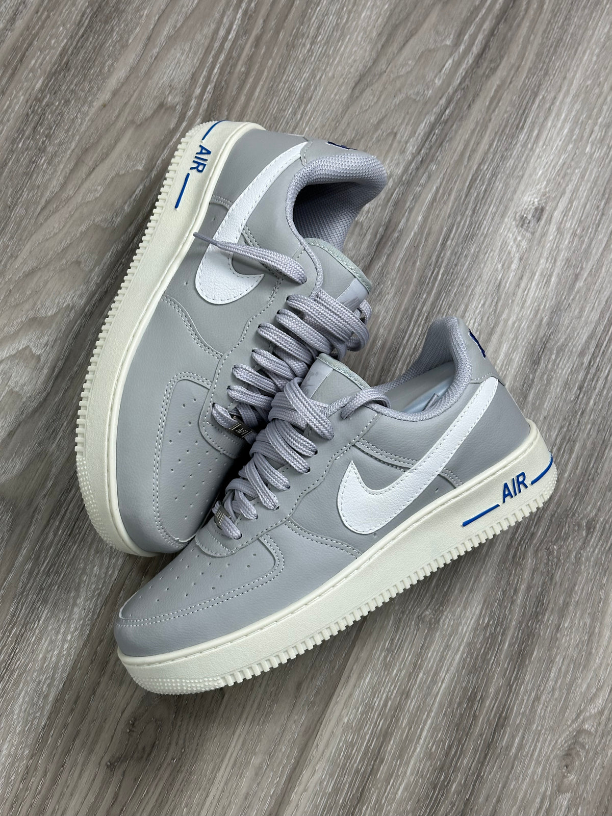 TÊNIS NK AIR FORCE 1 - GREY ROYAL