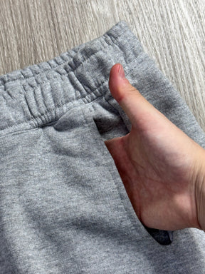 SHORTS MOLETOM NK BIG SWOOSH - CINZA