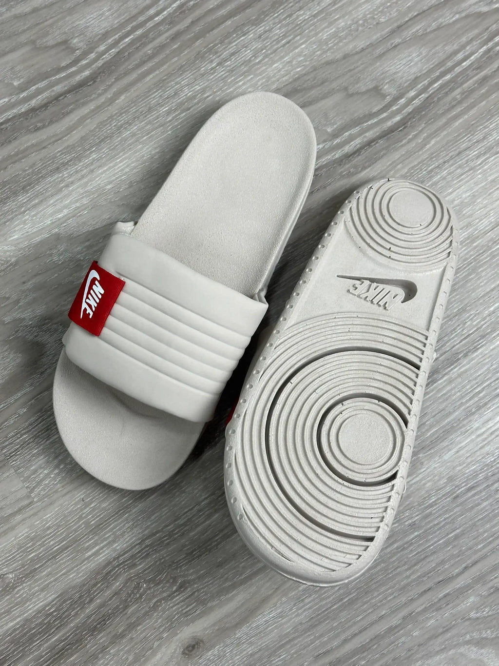 CHINELO SLIDE NK OFFCOURT - CREME