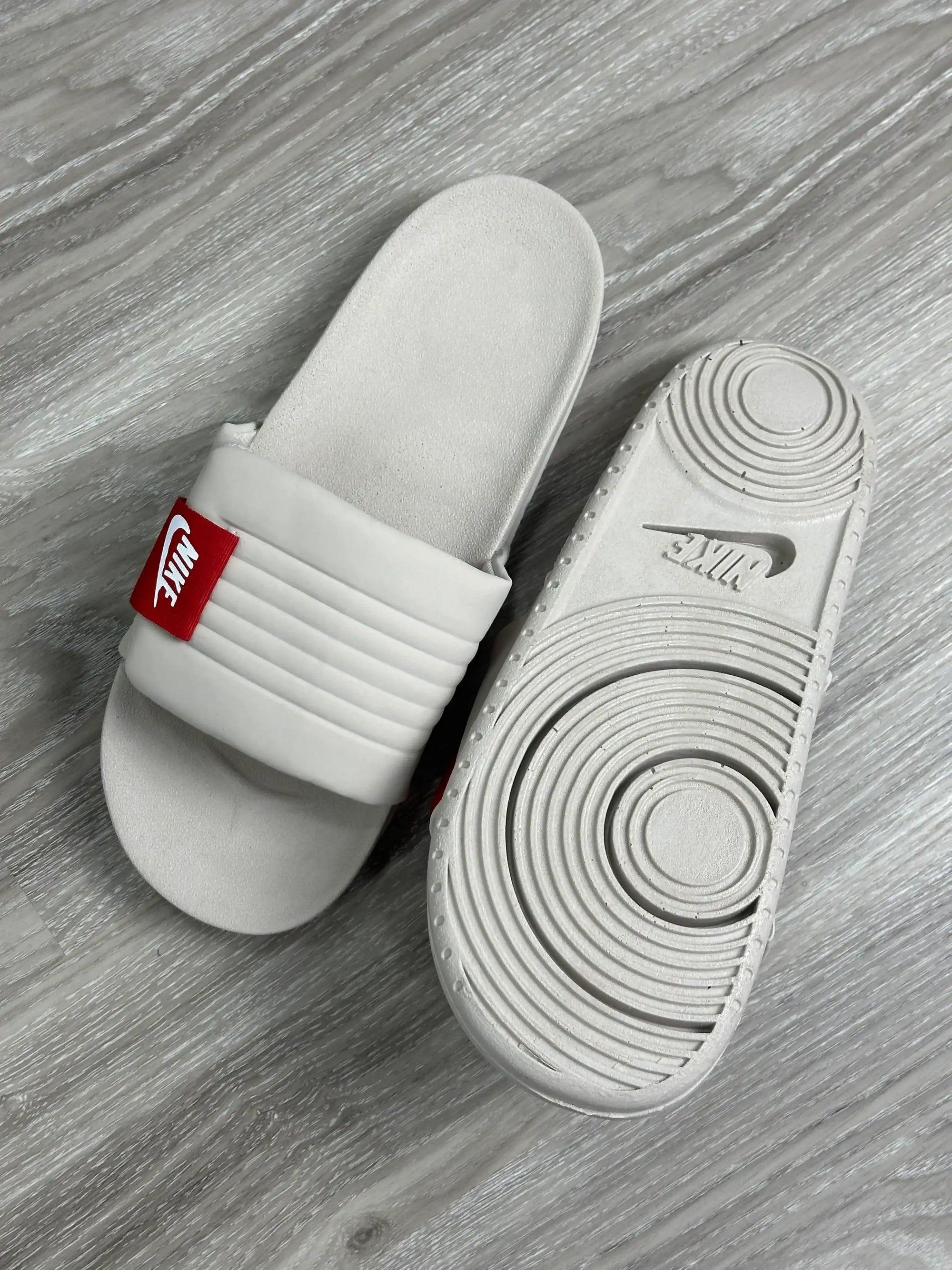 CHINELO SLIDE NK OFFCOURT - CREME