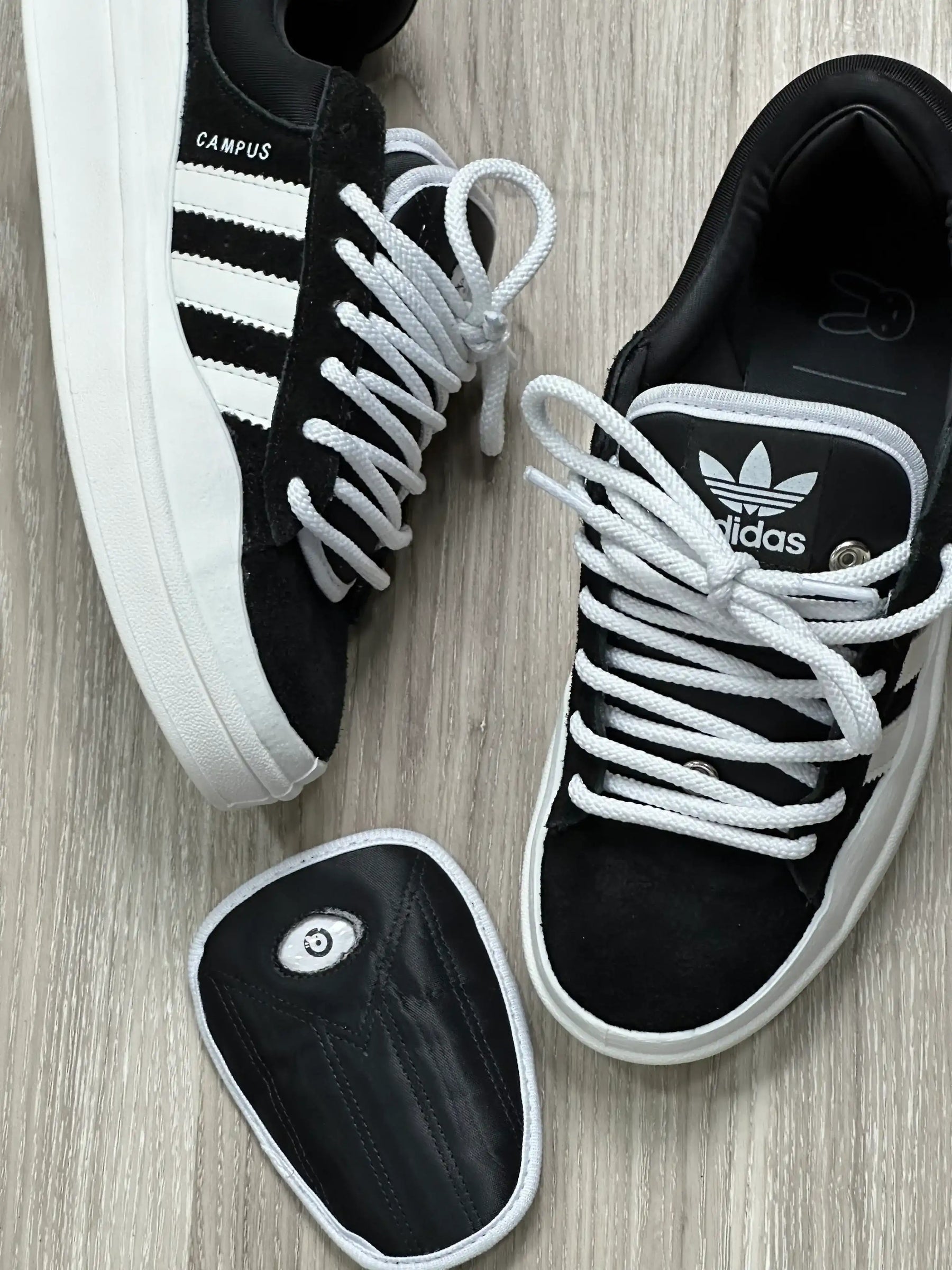 TÊNIS ADD CAMPUS X BADBUNNY - PRETO/BRANCO
