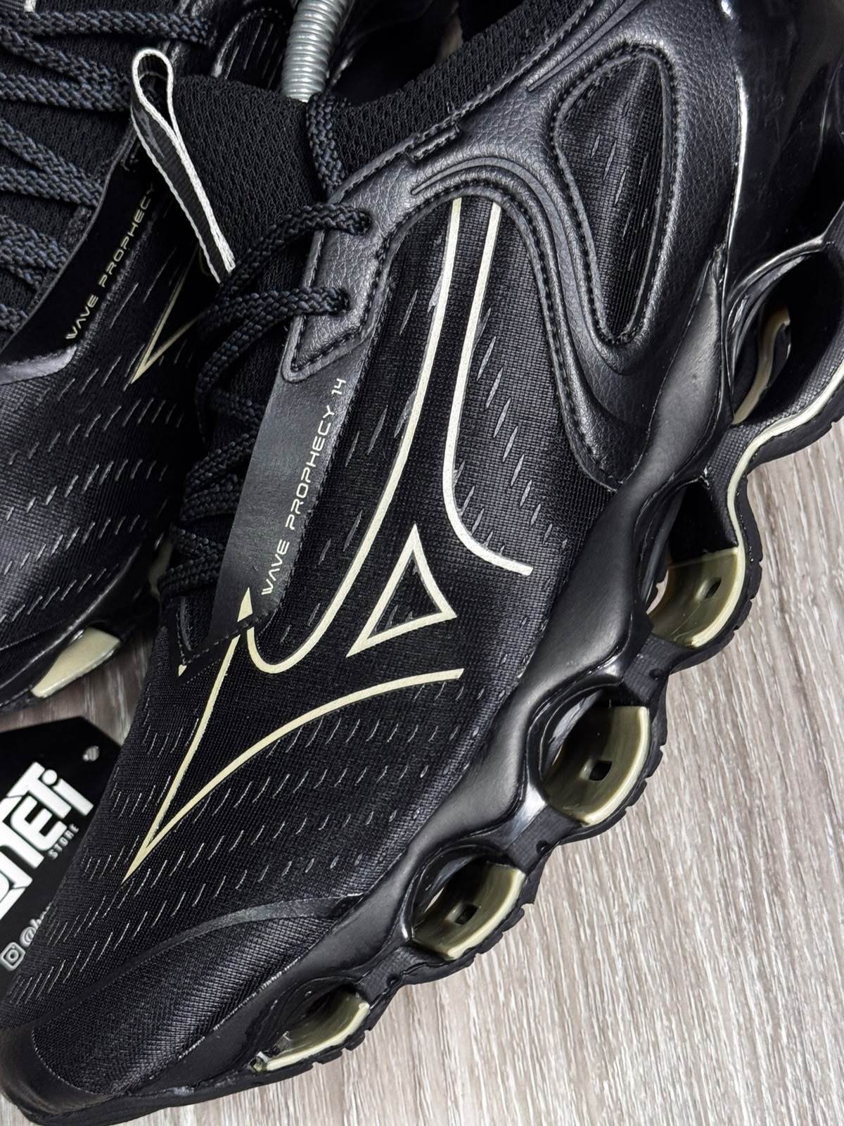 TÊNIS MZN WAVE PROPHECY 14 - BLACK GOLD