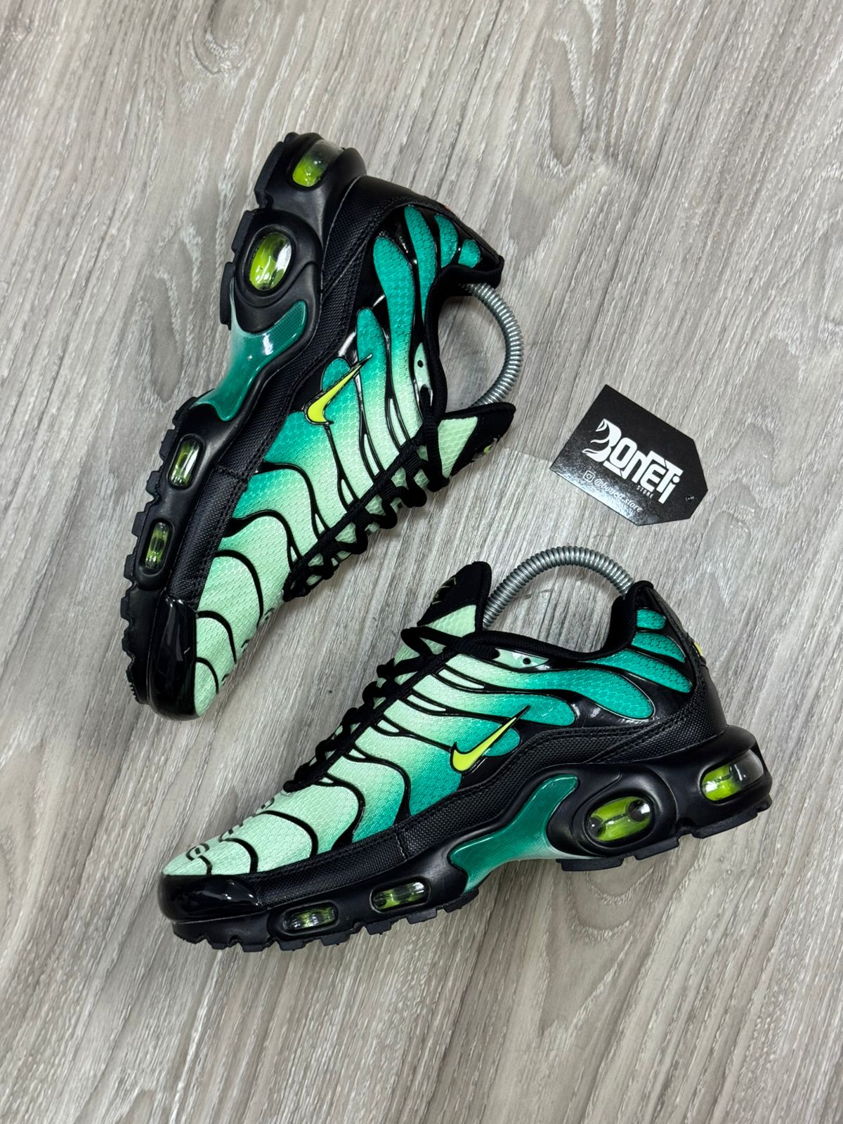 TÊNIS NK AIR MAX PLUS TN - VAPOR GREEN