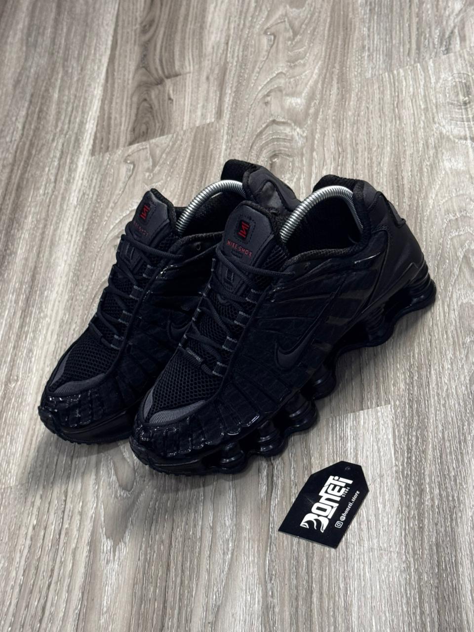 TÊNIS NK SHOX 12 MOLAS - ALL BLACK