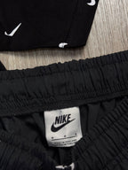 CONJUNTO NK SUMMER RAIN SWOOSH - PRETO