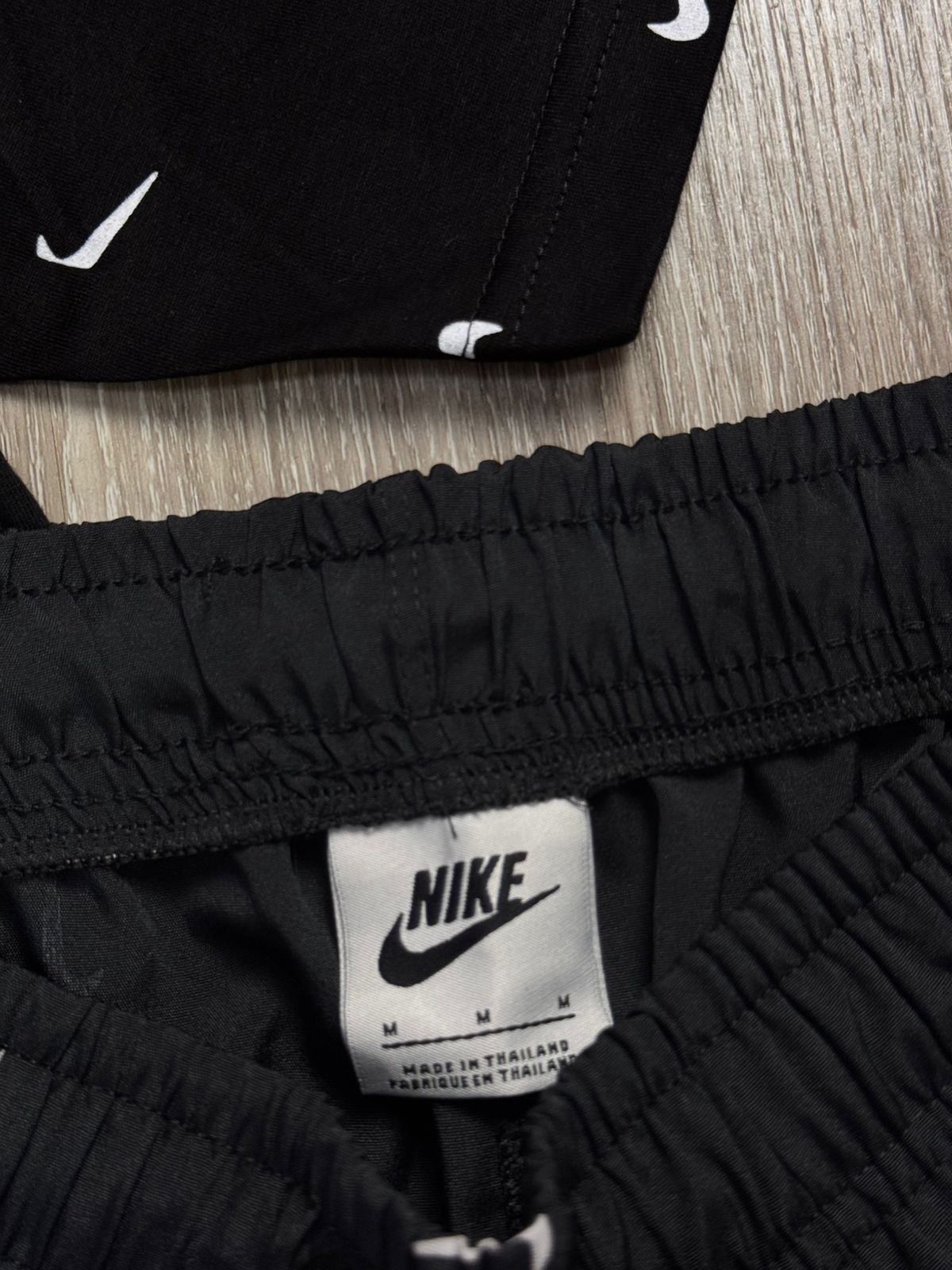 CONJUNTO NK SUMMER RAIN SWOOSH - PRETO