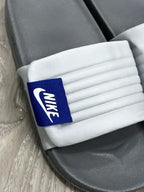 CHINELO SLIDE NK OFFCOURT - CINZA