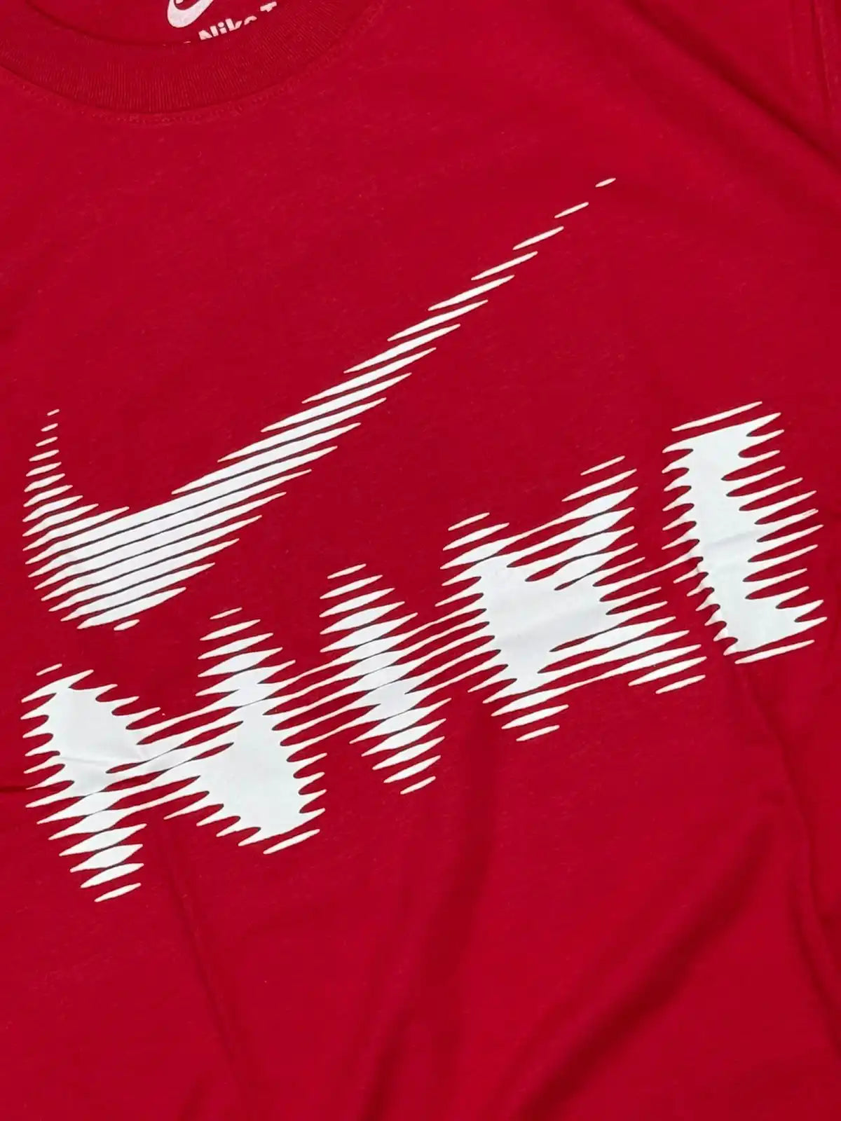 CAMISETA NK HYVERSE - VERMELHA