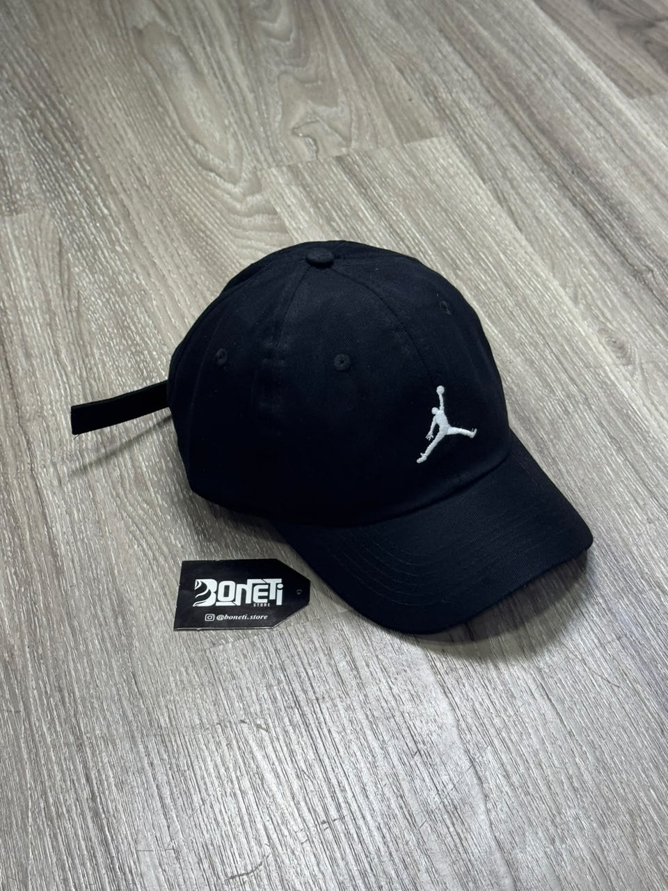 BONÉ JORDAN CLUB - PRETO LOGO BRANCA