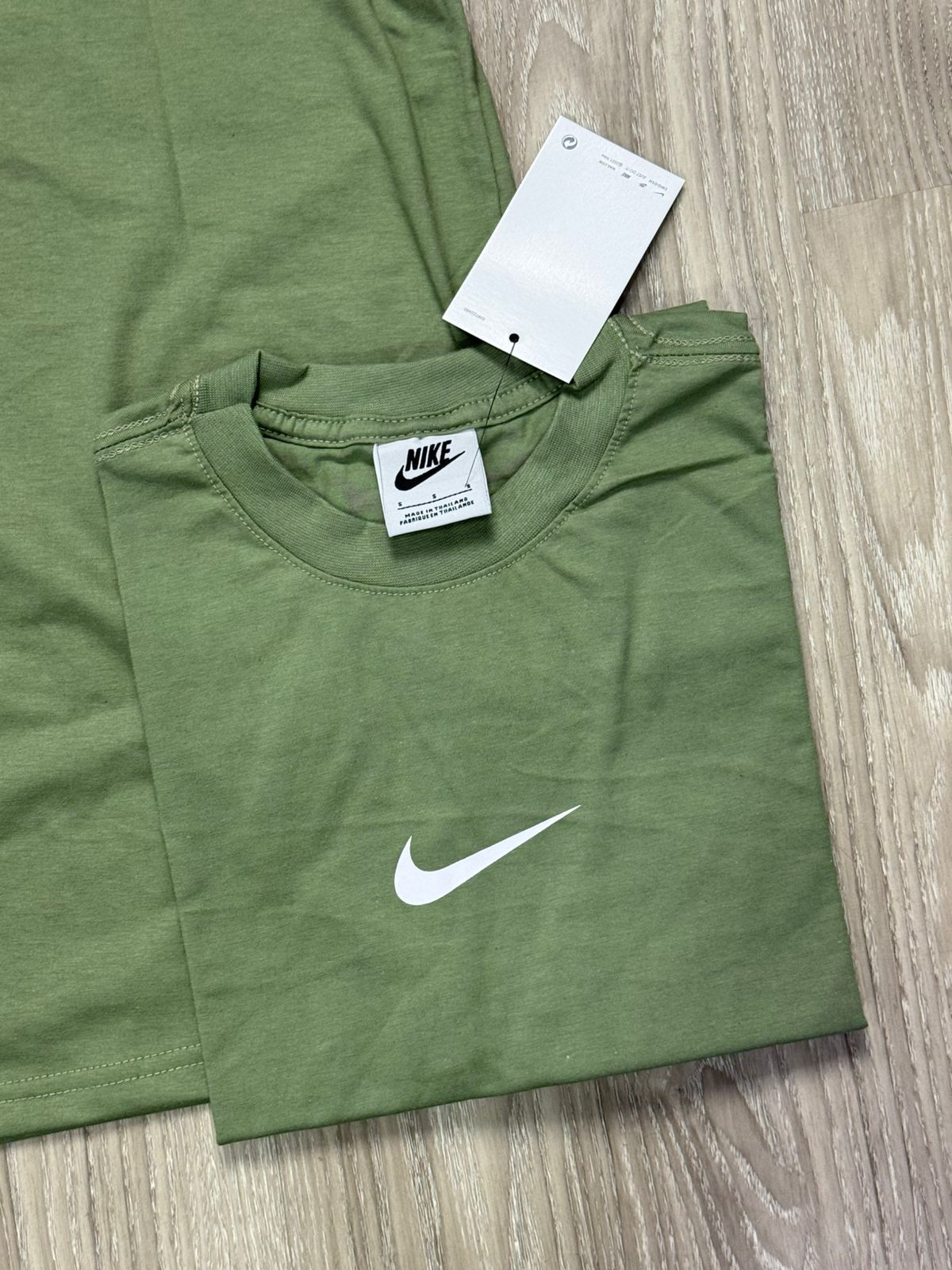 CAMISETA NK FEAR OF GOD - VERDE MUSGO