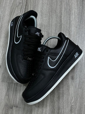 TÊNIS NK AIR FORCE 1 - BLACK WHITE